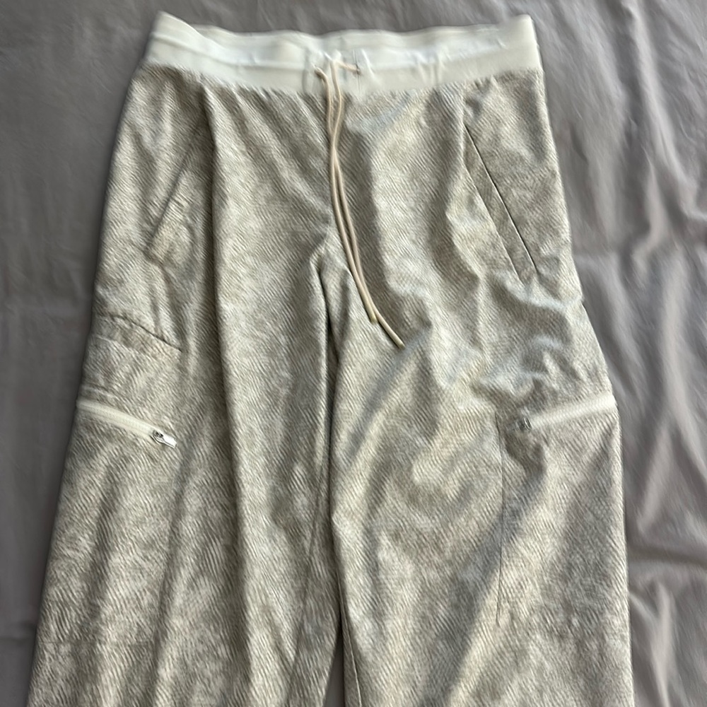 Athleta jogger size 4